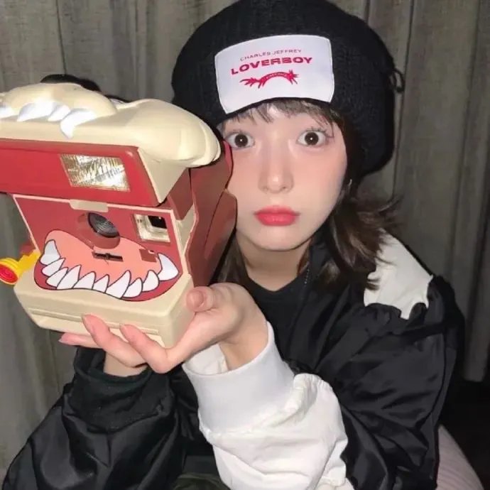 储物柜女孩
